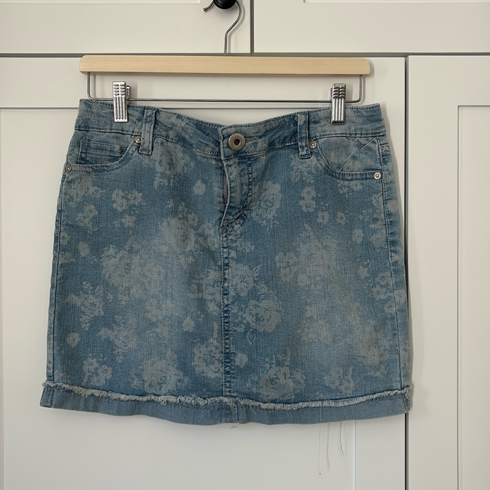 Vintage 2002 Foxy Jeans denim skirts size 28